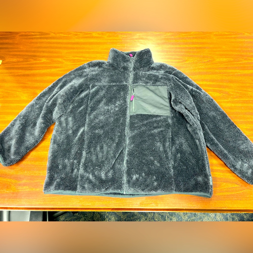 Columbia Women's Size 3X Dark Gray Full Zip Coat With "Furry" Polyester Shell